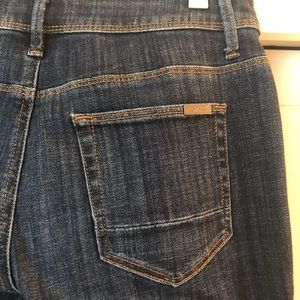 Chico’s SO SLIMMING GIRLFRIEND crop jeans. Size 2 (chicos size 00), stretch